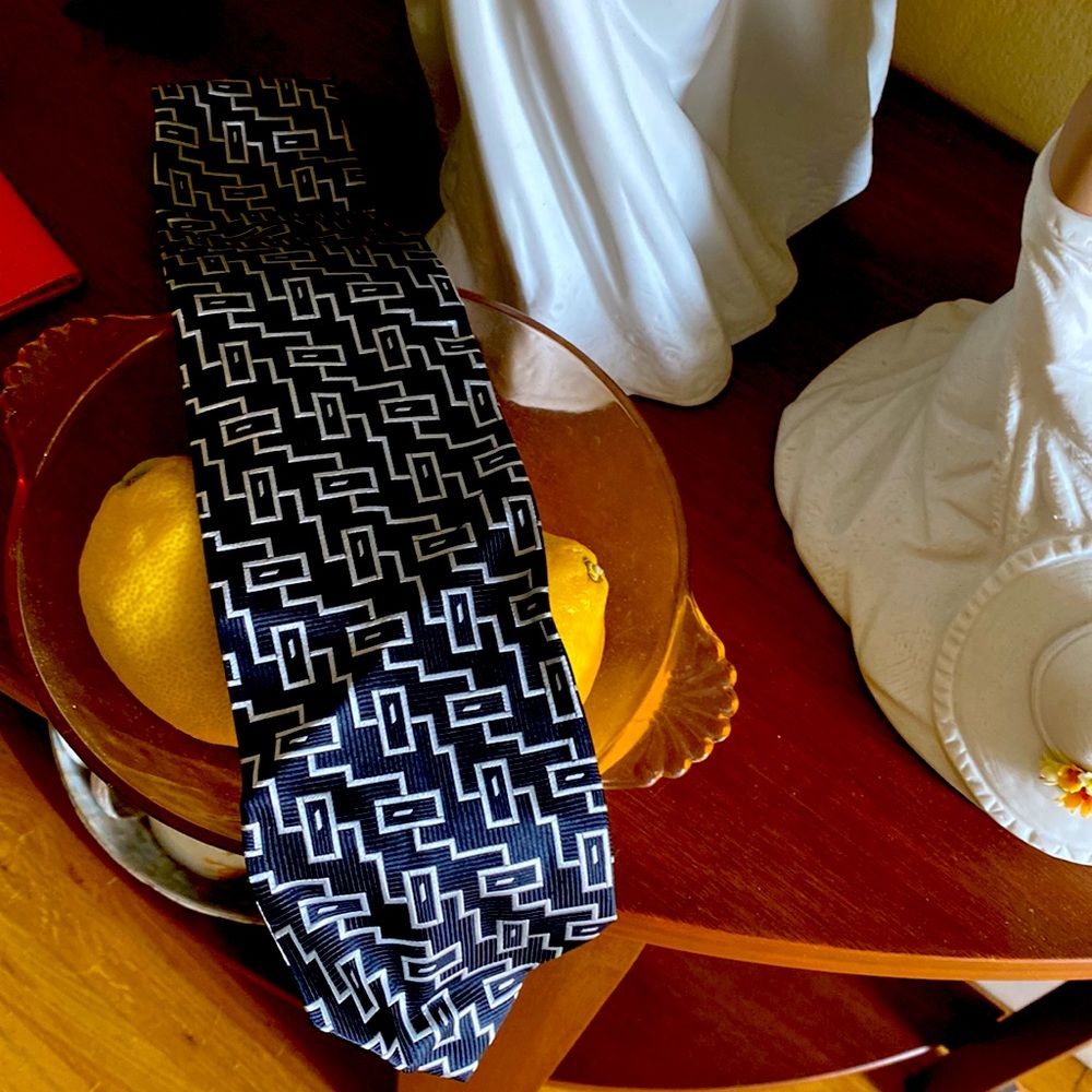 Bardelle 💯 silk Black and white tie